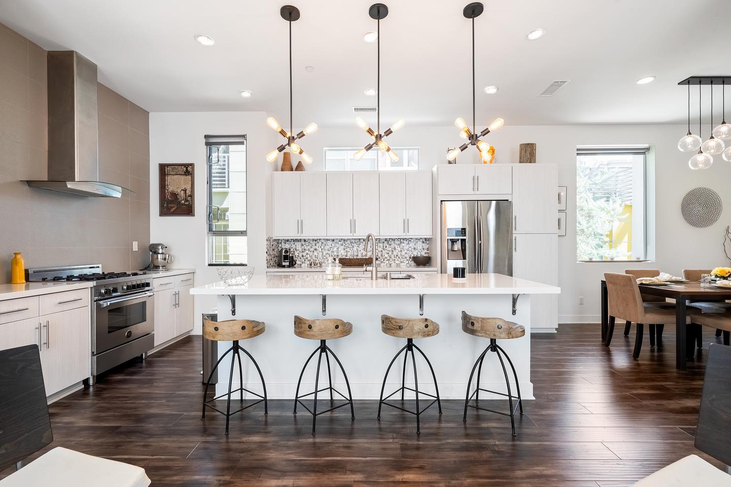 Famous HDR Real Estate & Interior Design Presets by Cole Connor - 6 Presets (Desktop And Mobile)
