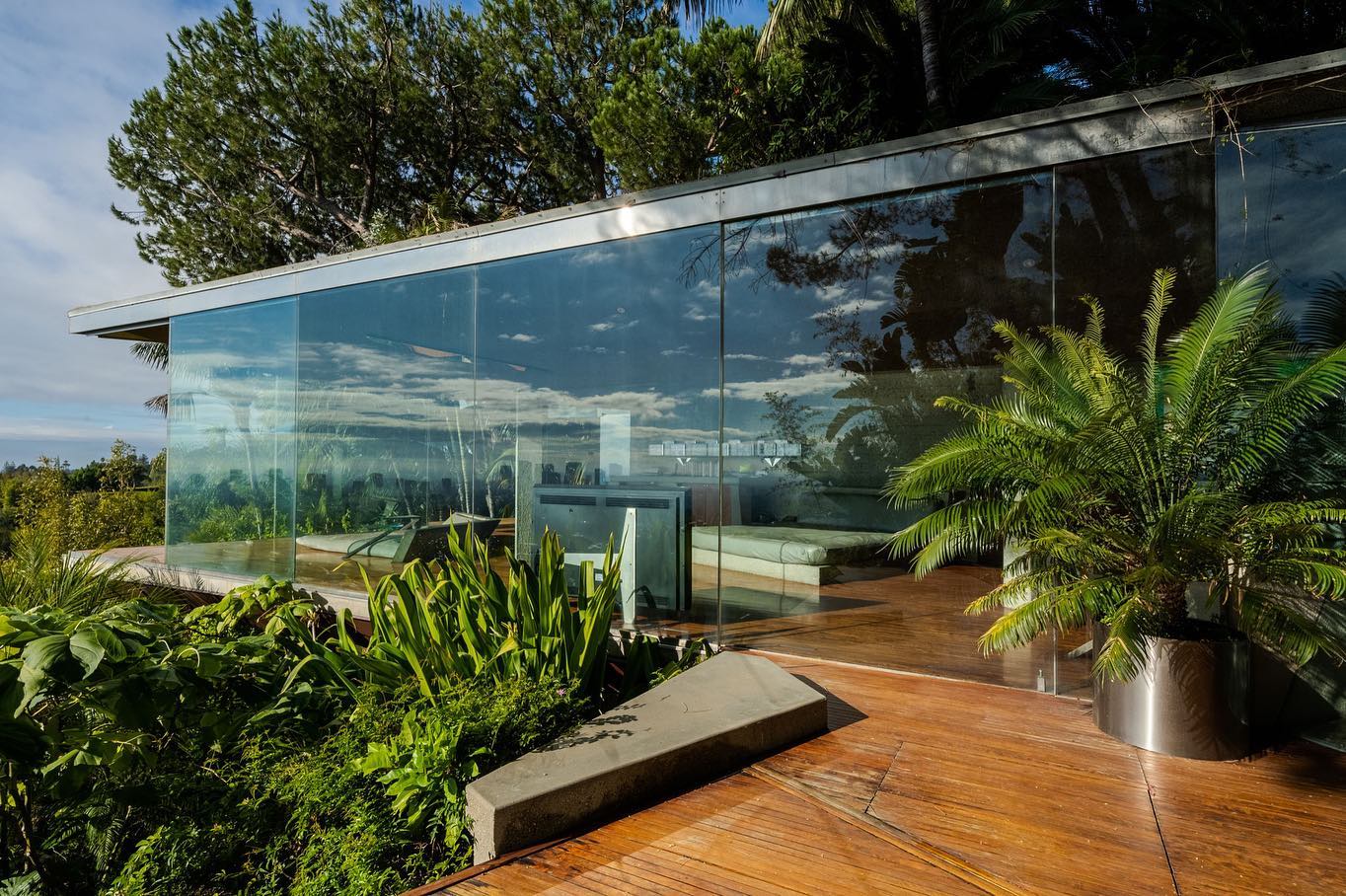 Famous HDR Exterior Presets by Cole Connor - 3 Presets (Desktop & Mobile)